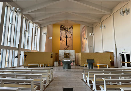 Foto Sitzbänke im Kolumbarium
